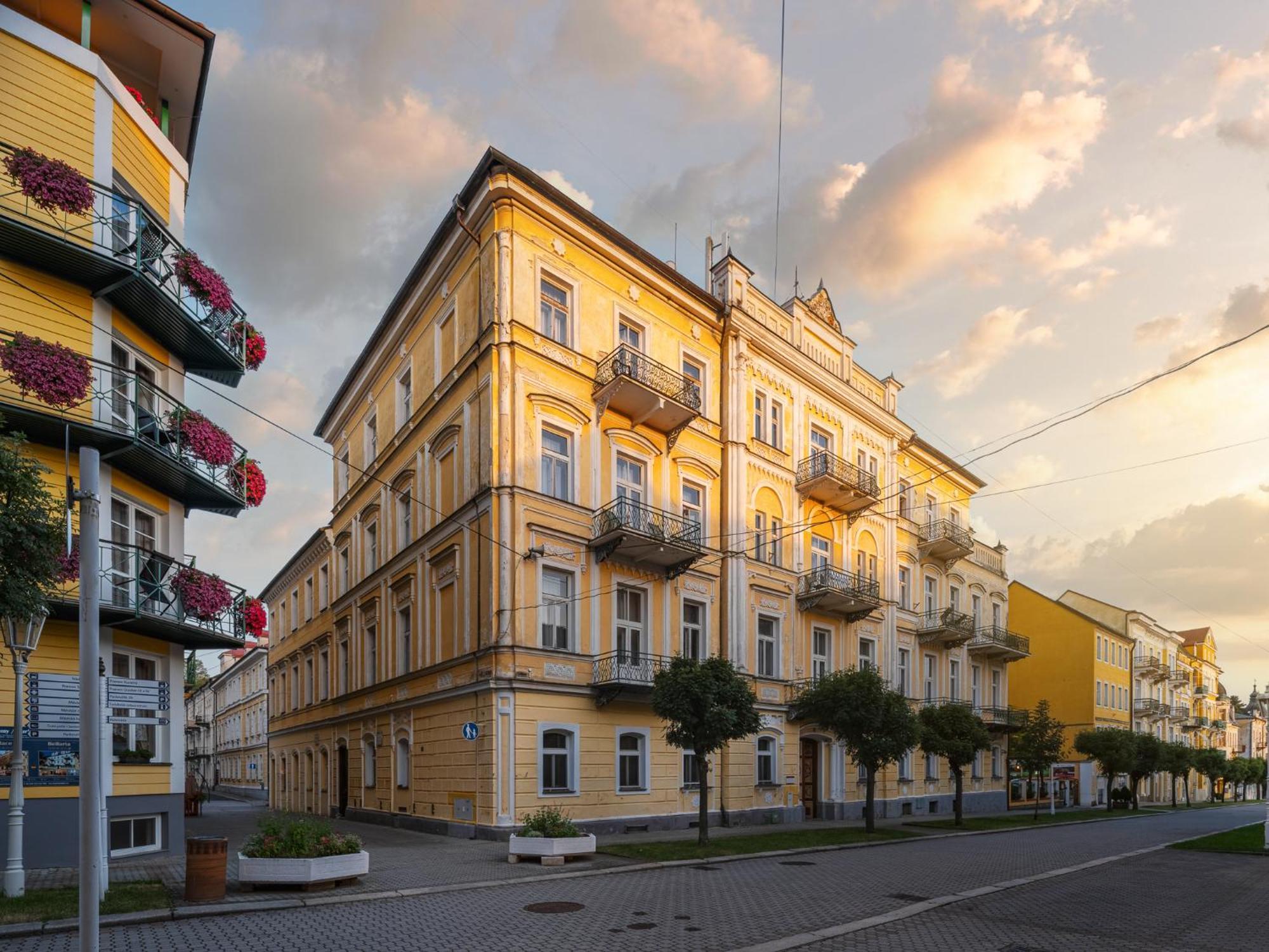 Otava - Vedlejsi Budova Františkovy Lázně Buitenkant foto